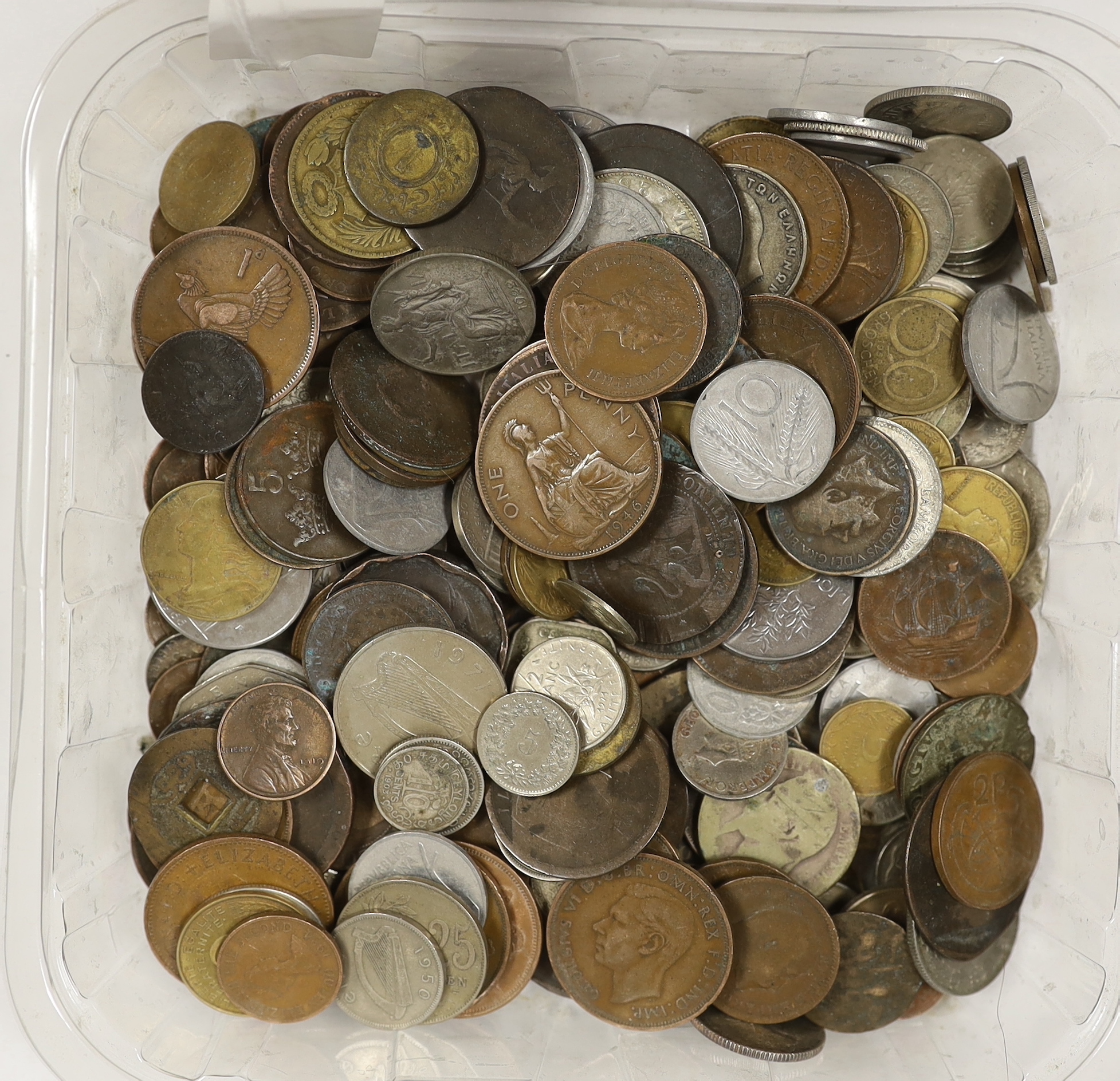 World coins to include Republic of South Africa 2 1/2 shillings 1897, two shillings 1897, one Penny 1898, India princely states one rupee, East India Company half Anna 1835, US liberty head five cents, 1909, etc.
